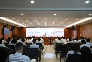 持之以恒推進(jìn)全面從嚴(yán)治黨——黨委書(shū)記姜又陽(yáng)講授廉心黨課